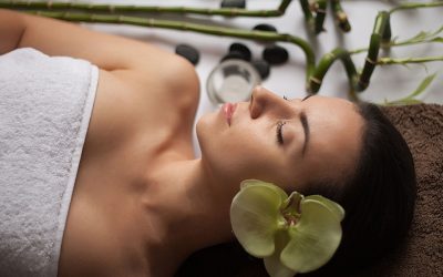 Le Yoga du Visage : La Nouvelle Technique qui Remplace la Chirurgie
