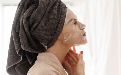 Pour vous proposer un titre court, dynamique et parfaitement ciblé, pourriez-vous préciser :

1. Souhaitez-vous un article de fond sur les dernières innovations beauté (biotechnologie, IA, durabilité, K-beauty) ?  
2. Ou préférez-vous un « guide » mêlant cosmétiques et repères locaux (restaurants, bars, etc.) ?  
   Si oui, quel lieu (quartier, station, ville) doit être mis en avant et quel lien souhaitez-vous établir avec la beauté ?